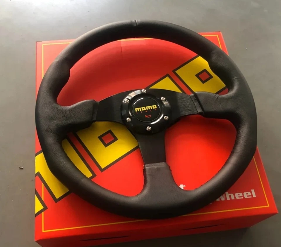 VOLANTE MOMO CORSE TUNING SPORTIVO UNIVERSALE DRIFTING RALLY 5 COLORAZIONI 350mm - Bild 4 von 4