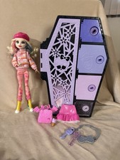 Monster High Doll Playset Closet Pink Outfit ...