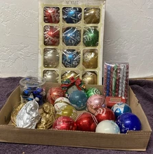 Assorted Christmas ornaments lot A1