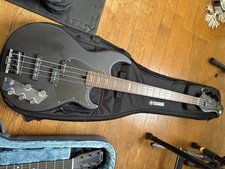 Yamaha BB 734a / guitare basse électrique avec sacoche de concert d'origine