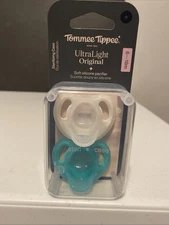Tommee Tippee Ultra-Light Silicone Pacifier, One-Piece Design 6-18 Months 2-Pack