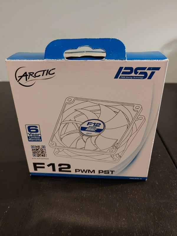 Artic F12 PWM PST Case Fan