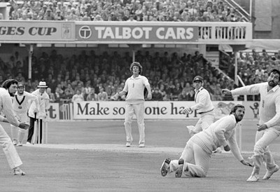 Australian batsman Allan Border after a catch was missed by Englan- Old Photo
