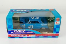 Racing Champions Richard Petty 1964 Plymouth Belvedere 50th Anniversary 1/24