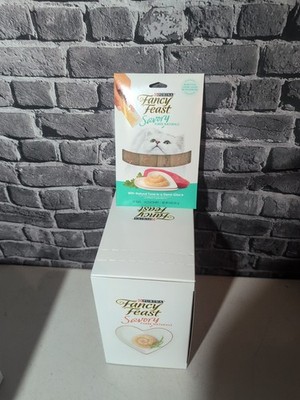 Purina Fancy Feast Savory Puree Natural Tuna Cat Display Box Of 15 -60 Treats P4