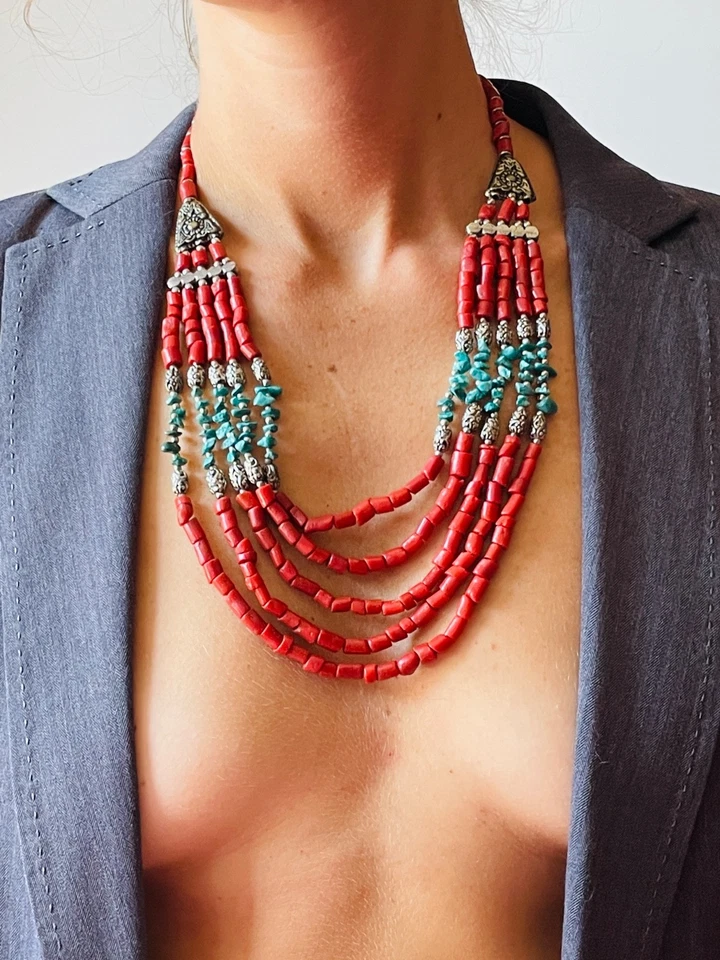 COLLANA ETNICA A BAVAGLINO MULTIFILO color corallo, turchese e argento - Immagine 2 di 4