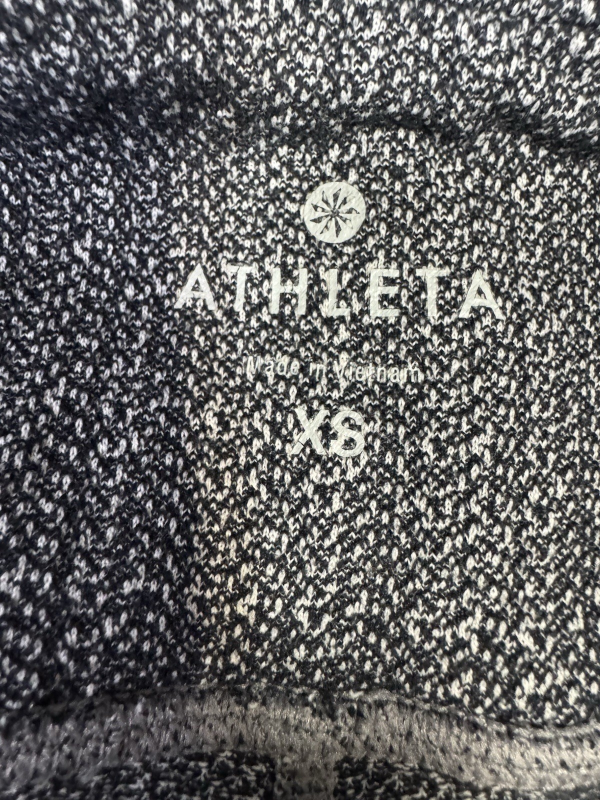 Athleta Gray Herringbone Static Drifter Capri Leg… - image 4