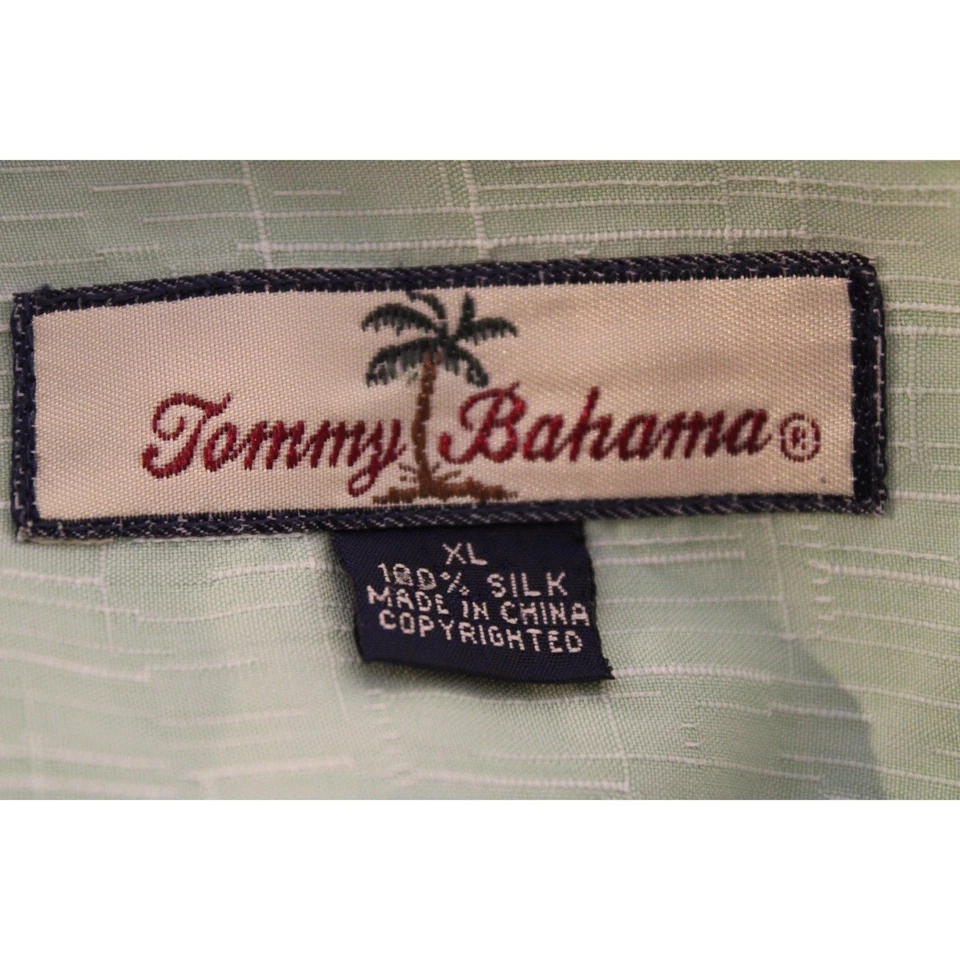 Tommy Bahama Men's Green Floral Short Sleeve Button Down Shirt - Изображение 4 из 4