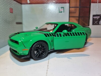 Dodge Challenger Hellcat Green 2018 SRT Widebody Motormax 1:24 Scale Model Car