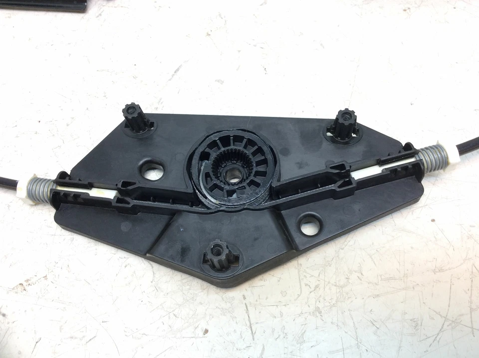 Jeep Compass 2018-21 Rear Left Passenger Side Door Window Regulator C47490-101C - Image 3 of 4