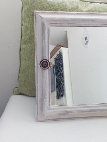 Shabby Chic Cream Painted Upcycled Pine Hanging Mirror 28.5 x 34cm Preloved - Picture 2 of 15
