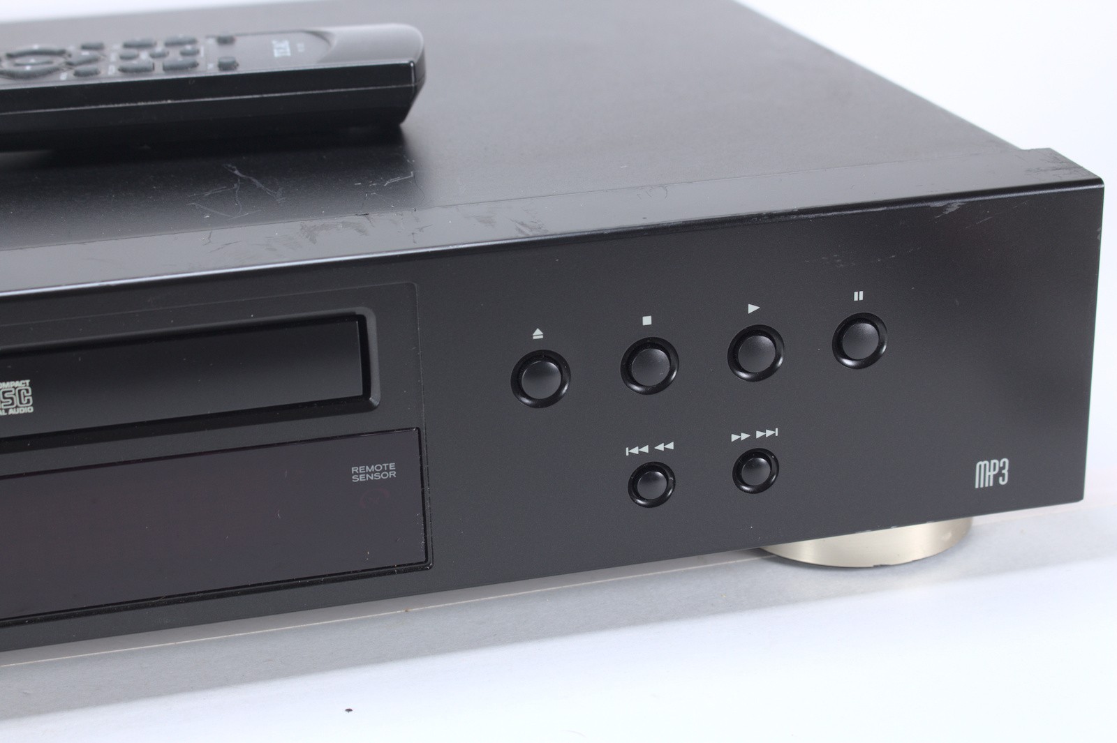 TEAC CD-P650 Compact Disc Player with iPod/USB MP3 w/ Remote