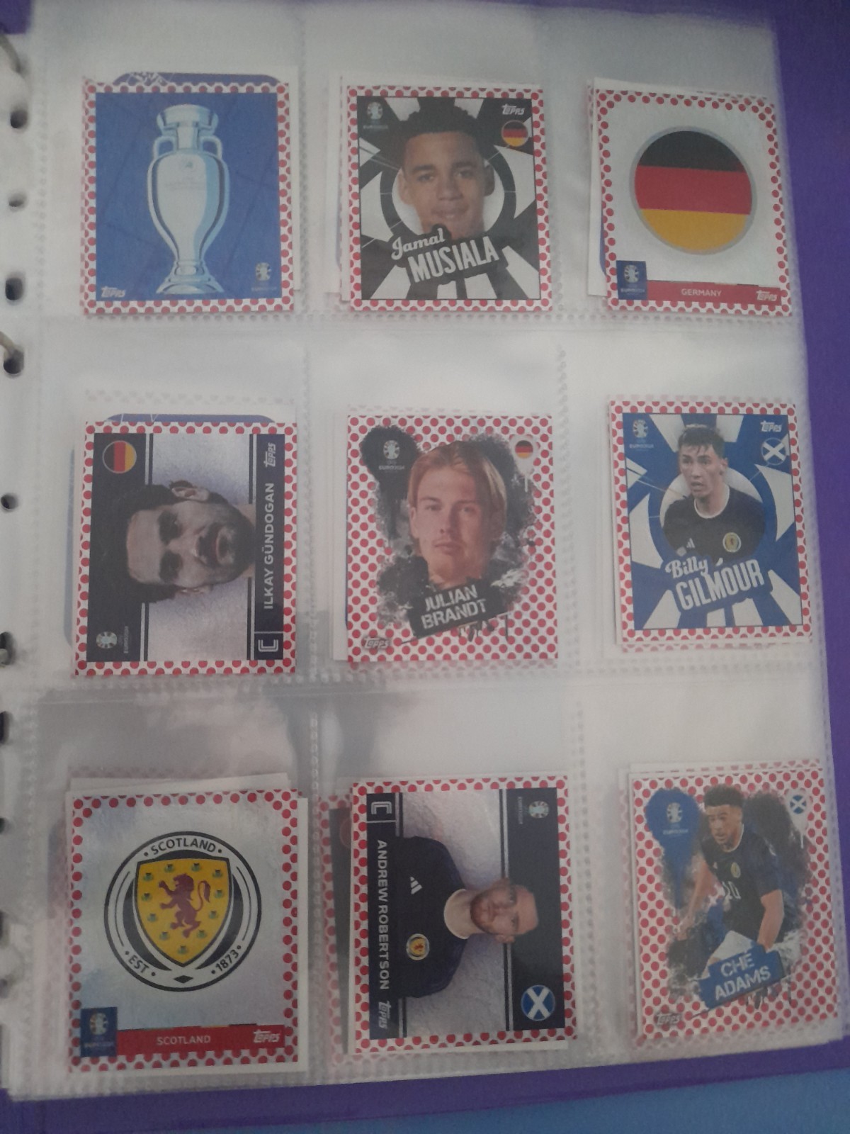 TOPPS UEFA EURO GERMANY 2024 , COMPLETE SET DI 100 PARALLEL EURO BORDER .