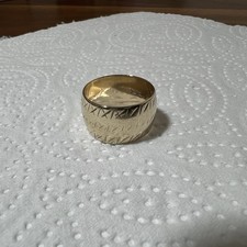 Vintage Slade & Woolf LUCKY 9ct Gold Wide Patterned Wedding Ring 8.23g S&W