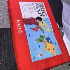 FAO Schwarz Big World Map Animals Countries Oceans Rivers Felt Learning Map Kids