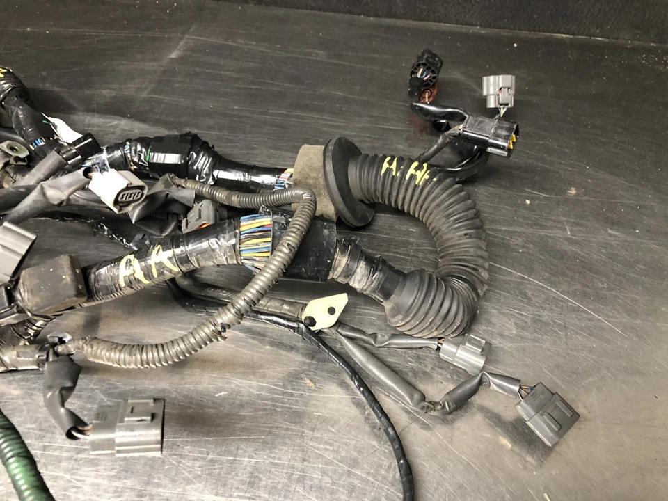 1999 Suzuki Vitara 2.5 V6 M/T 4x4 Engine Wire Wiring Harness Oem Foto 2 de 4