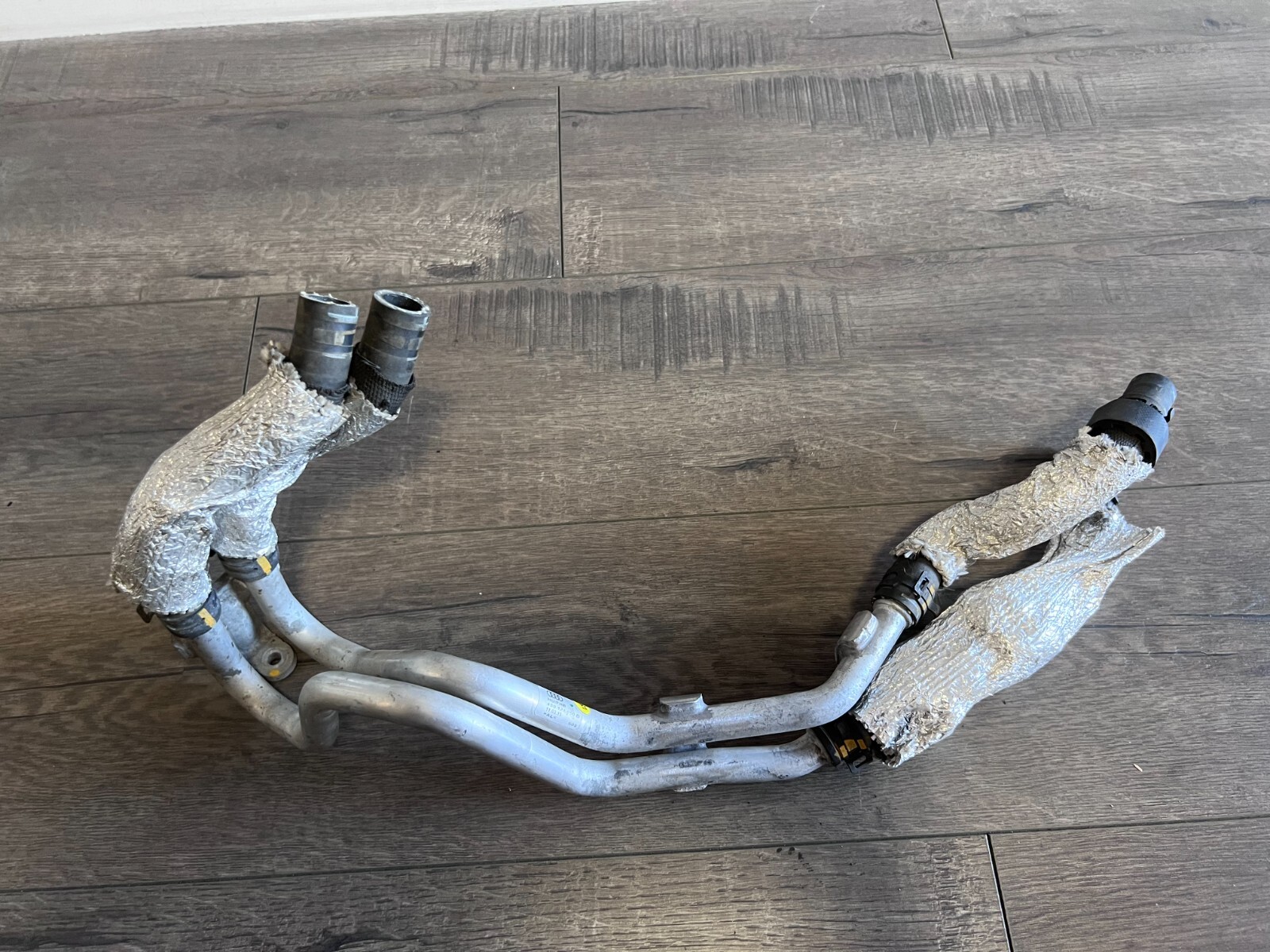 LAMBORGHINI HURACAN EVO COOLANT CONNECTING WATER PIPE HOSE OEM 4S0121050D