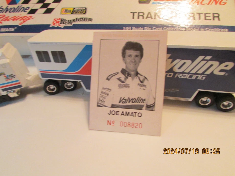JOE AMATO RACING TRANSPORTER,VALVOLINE, ESCALA 1-64 AÑO 1992 Foto 4 de 4