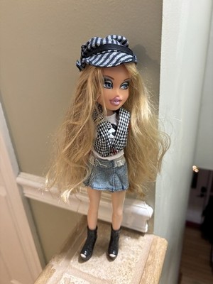 Bratz Lets Talk Cloe