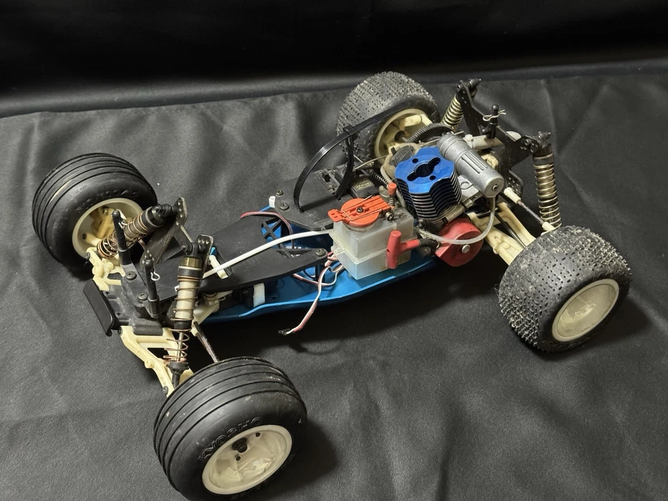 Vintage Kyosho Outlaw Rampage Pro with O.S. CZ-12Z Engine Used Made in Japan - Image 4 of 4