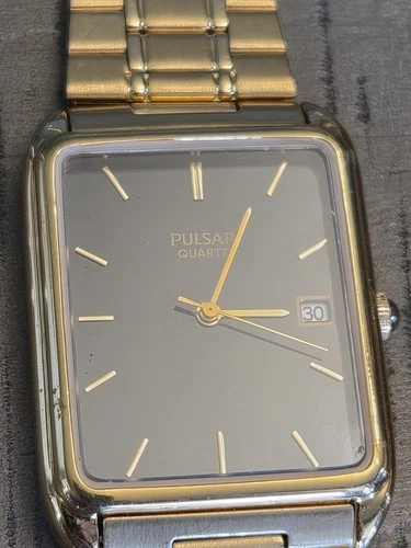 Vintage Pulsar by Seiko V722-X009 Mens Tank Watch Gold Tone 26MM Quartz