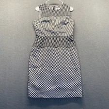 Calvin Klein A-line sheath dress, women's size 6. Casual style. Zipper closure.