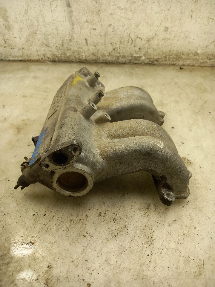 89-95 TOYOTA 4 RUNNER 2.4L UPPER INTAKE MANIFOLD 22RE - Image 2 of 4
