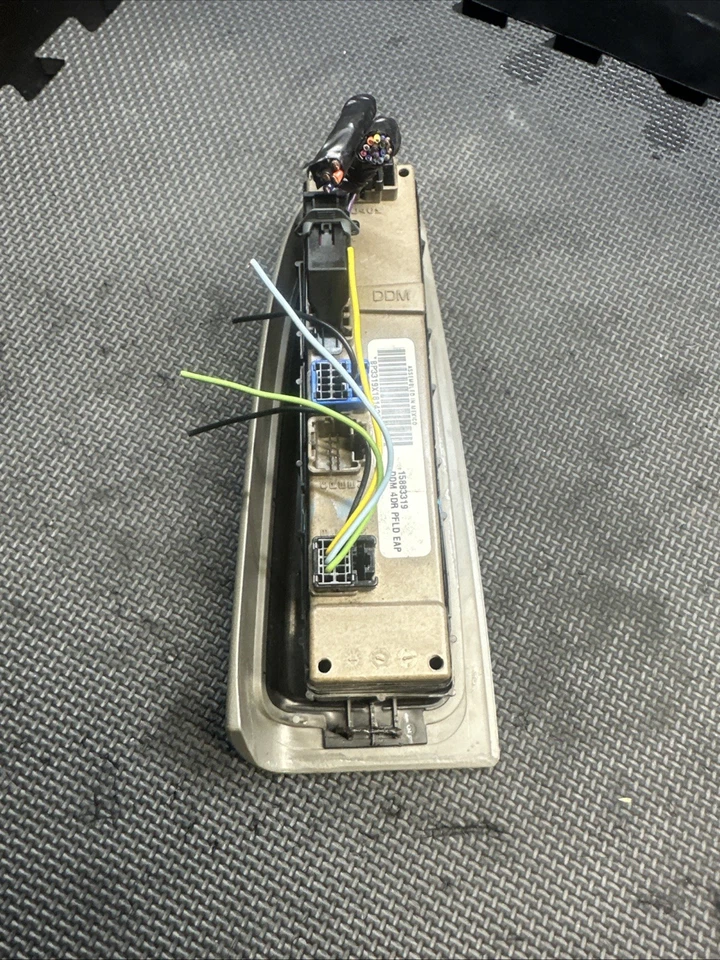 Interruptor de ventana gris izquierdo Silverado Sierra Tahoe Suburban 2003-2006 conductor Foto 4 de 4