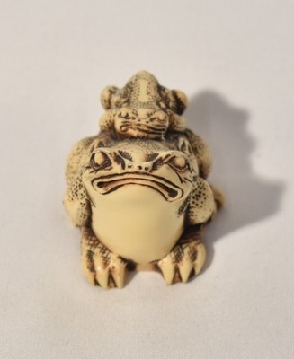 Vintage 60er-80er Frösche Figur Japanisch Shunga Netsuke-Stil Resin Reproduktion