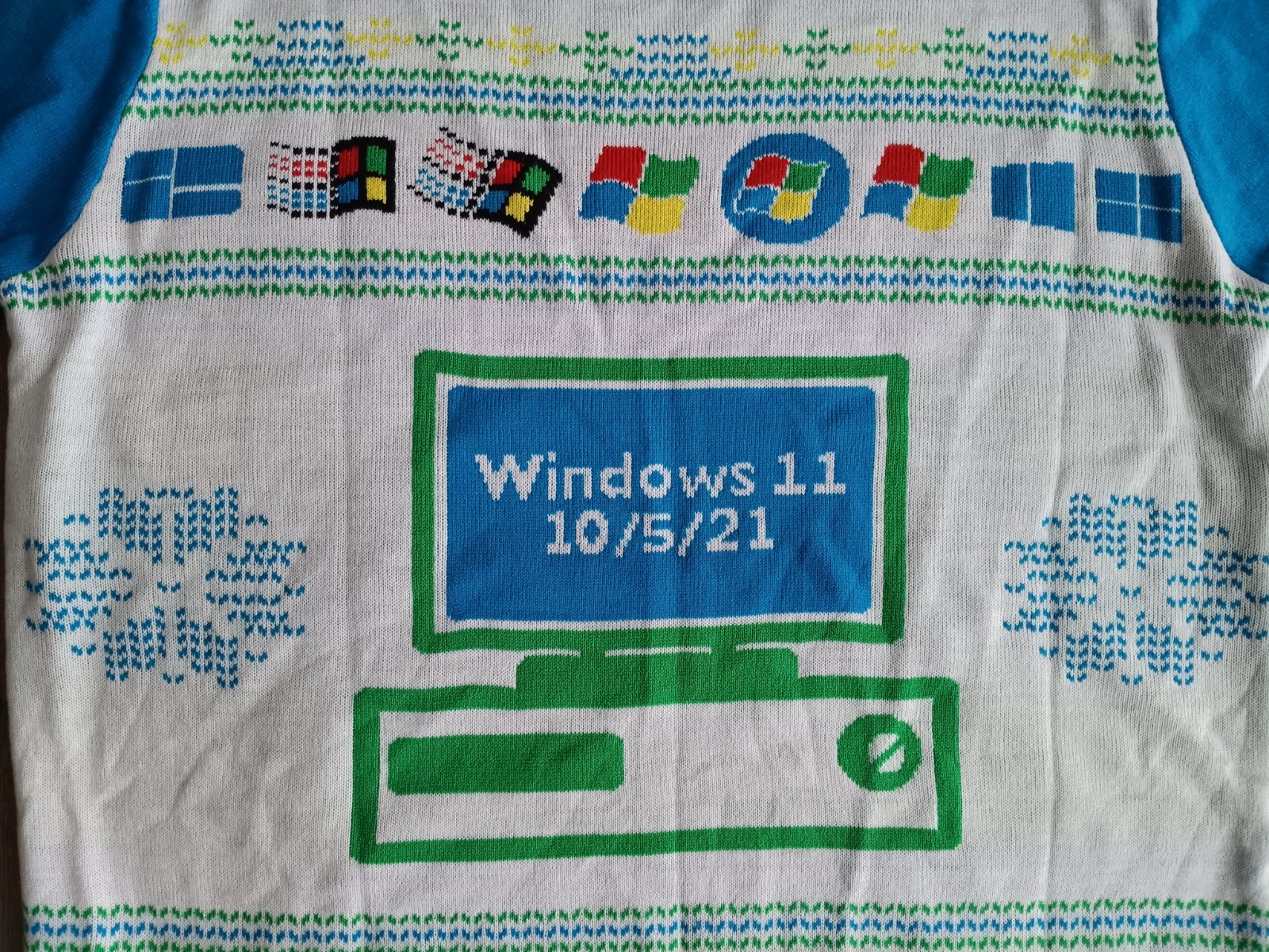 Microsoft Windows 11 Launch Date - Holiday Sweate… - image 3