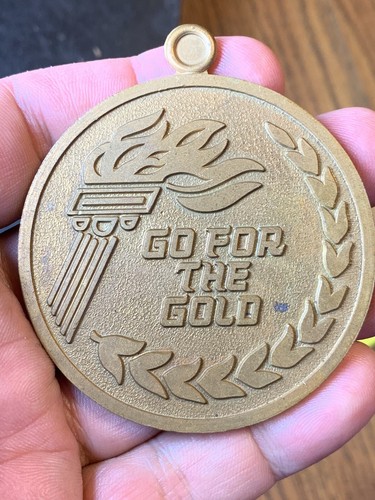 Commodore 64 Olympic Medal "GO FOR THE GOLD" Computer Game Award Medallion RARE - Picture 4 of 6