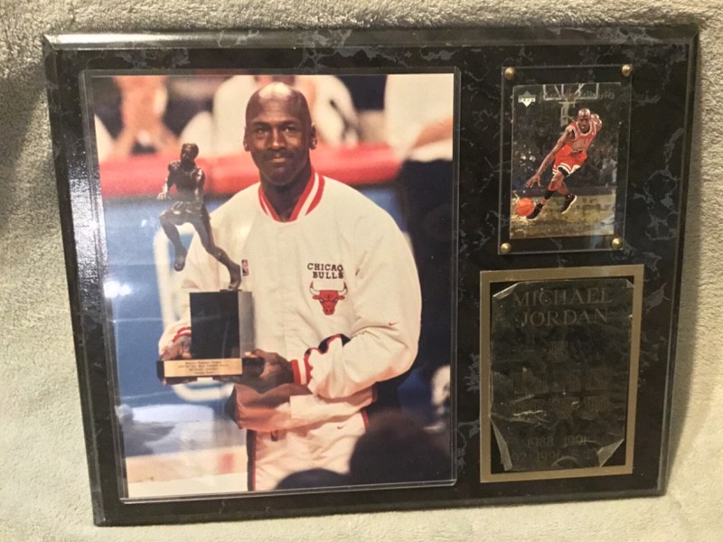 MICHAEL JORDAN 5-TIME NBA MVP CHICAGO BULLS PLAQUE W/ TRADING CARD + PHOTO RET.