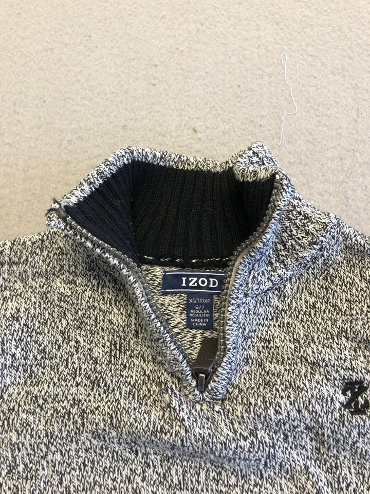 IZOD Youth Boy's Extra Small/6-7 Sweatshirt Gray/Black Knit 1/4 Zip Pullover - Image 3 of 4