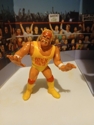 WWF Hasbro Hulk Hogan Series 1 Wrestling Figure - ...