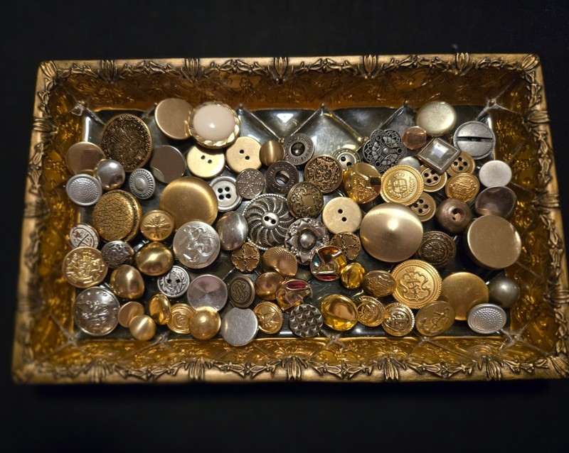 Mixed Lot Of Buttons Gold & Silver Toned Assortment Free Shipping