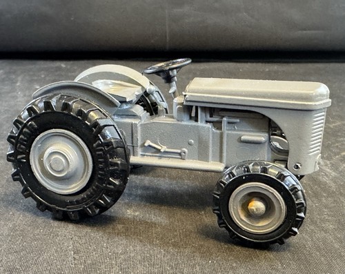 Vintage Massey Ferguson #5012 Traktor 1/35 Conrad Germany - Bild 2 von 10