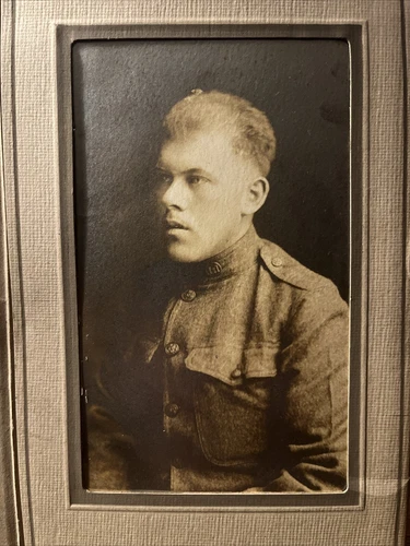 Antique Portrait Photo Man WWI Soldier Military Uniform Buttons Folder 1918 WWI