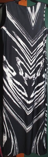 XL NUEVO CON ETIQUETAS Maxi Vestido Aster Sin Mangas Blanco y Negro Abstracto Remolino - Imagen 3 de 8