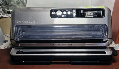 FoodSaver FM5480 2 in 1 Automatic Vacuum Sealer Machine w/attachment CHARITY EUC