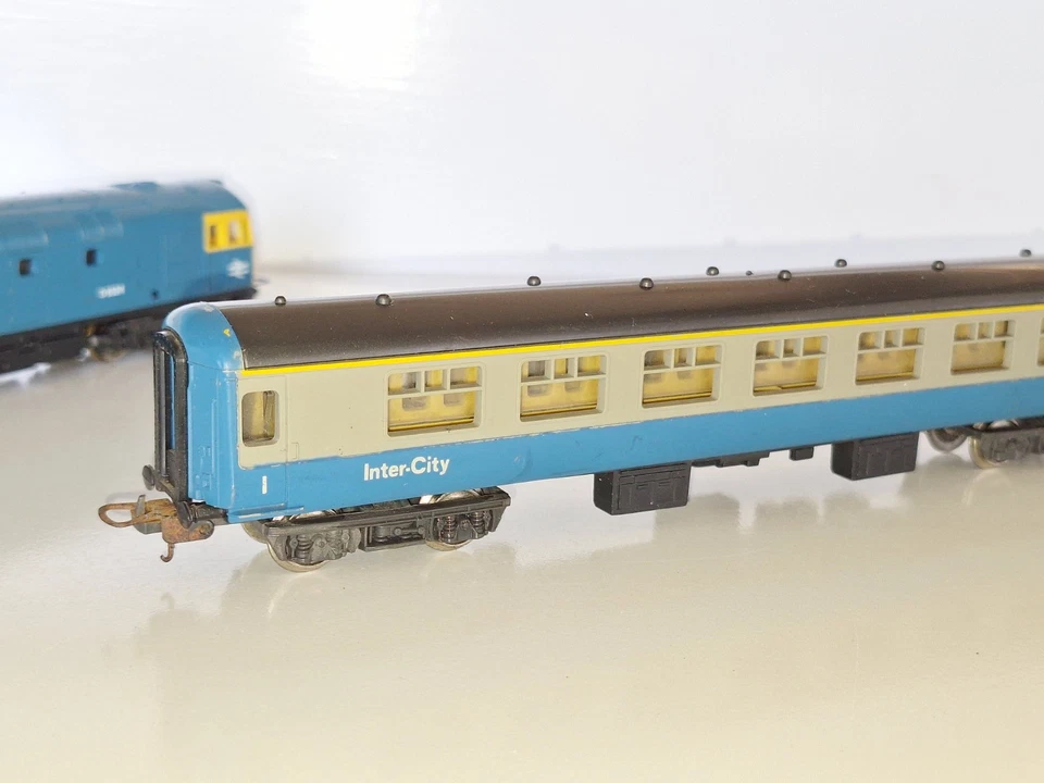 Lima BR Intercity Loco & Carriage. Good Cond. Minor Damage. HO Scale.  2 rail DC - Image 2 of 4