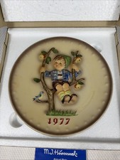 M.J Hummel 7th Annual Plate 1977 Goebel. Hum270