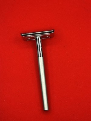 Bevel Double Edge Safety Razor Silver 3 Piece Closed Comb DE Shaver