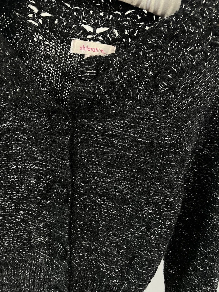 Suéter Xhilaration Niñas Difuso Negro y Plateado Brillante Talla Mediana Foto 2 de 3