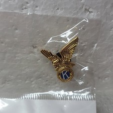Kiwanis International Lapel Pin Eagle K Cogwheel Gold-Tone Clutch