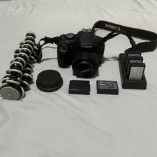 Canon Rebel T7 DSLR Camera w/ 50mm f/1.8 lens. Cracked Screen but Works
