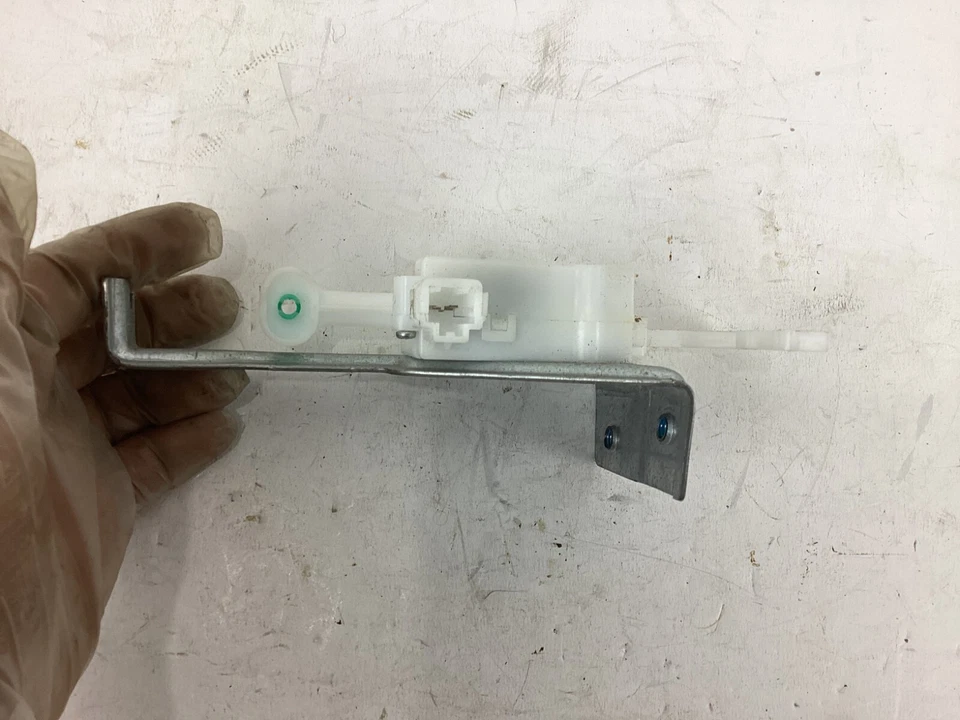 Actuador de pestillo de cerradura de puerta con tapa de combustible Acura MDX 2014-2020 con soporte 74700TZ5A01 OEM Foto 2 de 4