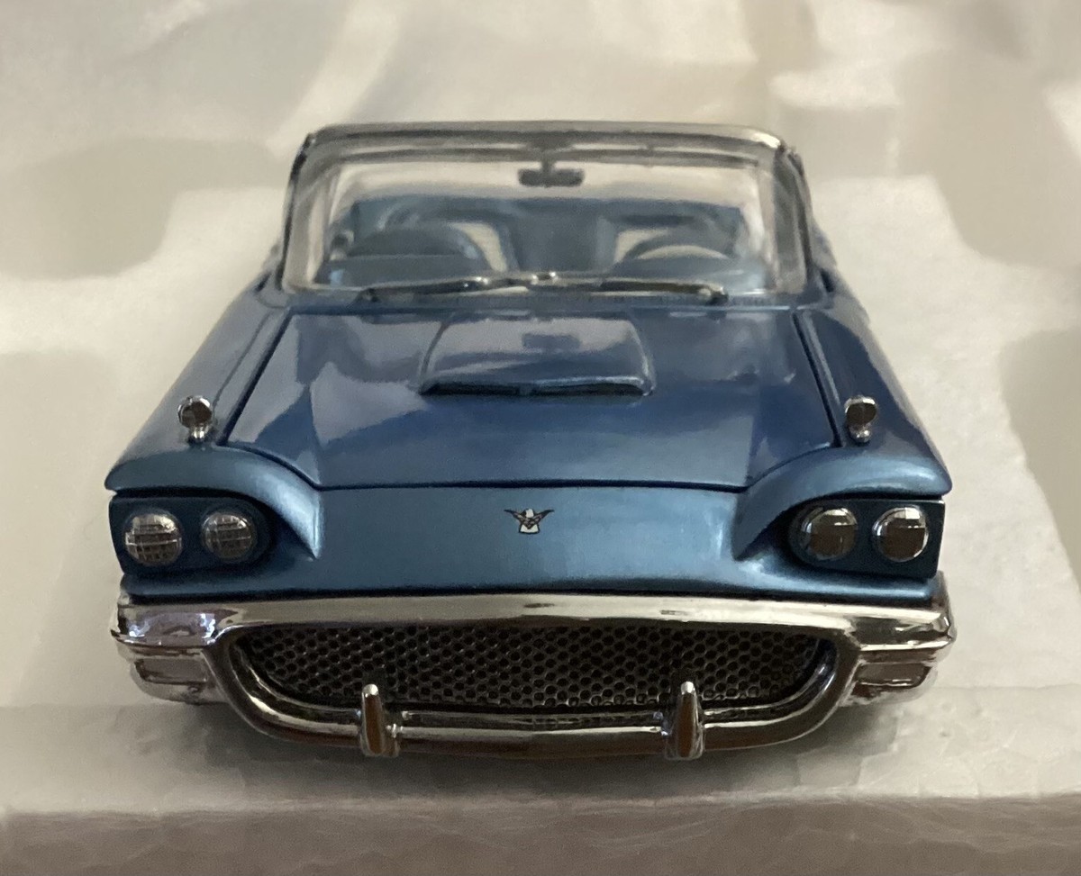 New 1/43 scale Franklin Mint 1958 Ford Thunderbird Blue
