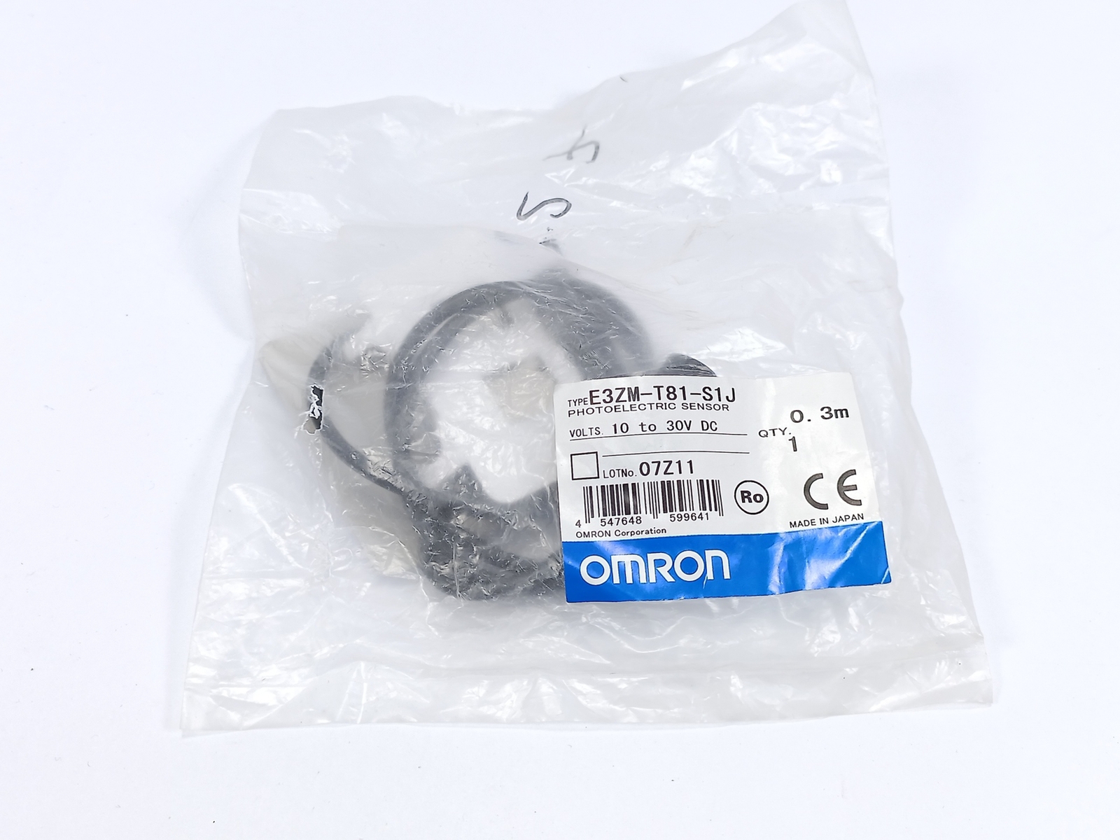 OMRON E3ZM-T81-S1J 0.3M Photoelectric Sensor