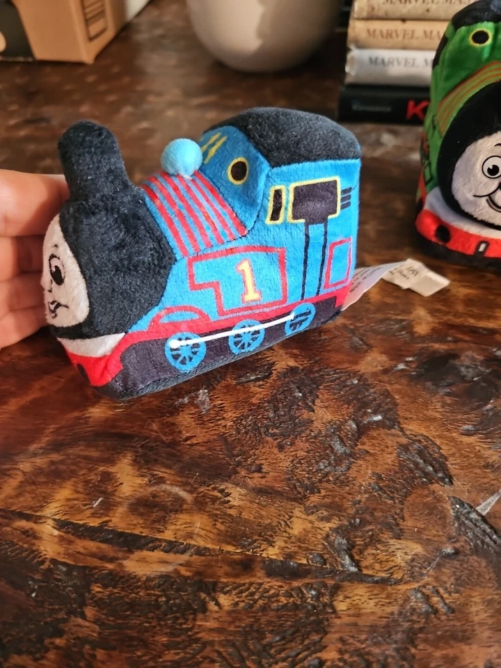 Juego de 4 juguetes de peluche Thomas el tren y sus amigos Foto 4 de 4