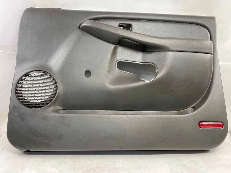 Front Door Trim Panel CHEVY SILVERADO 1500 Right Manual Window 04 05 Foto 3 de 3